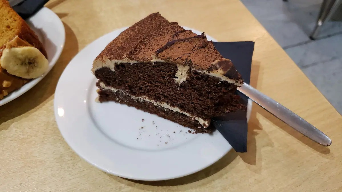 Shakes & cakes – cake shop in Liscard, Wallasey